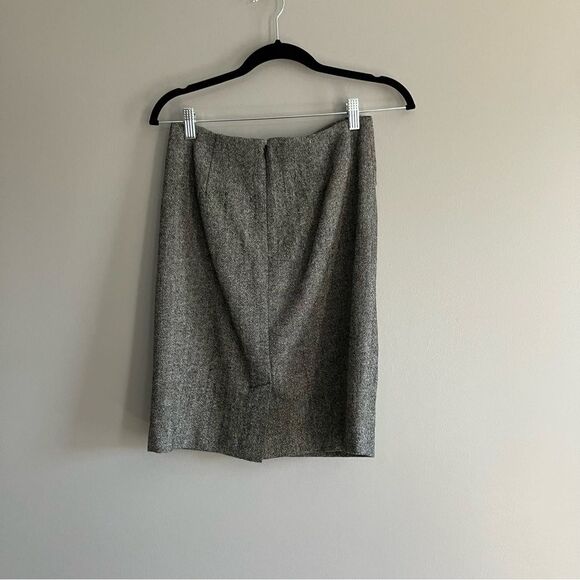 Banana Republic grey skirt with bow detail - Picture 2 of 3